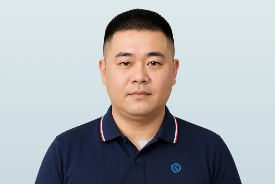 何力群